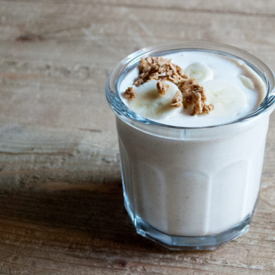 Smoothie à la banane et au beurre de cacahuètes