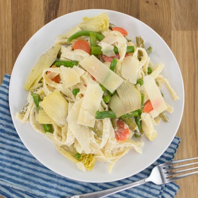 Pâtes primavera aux légumes de printemps